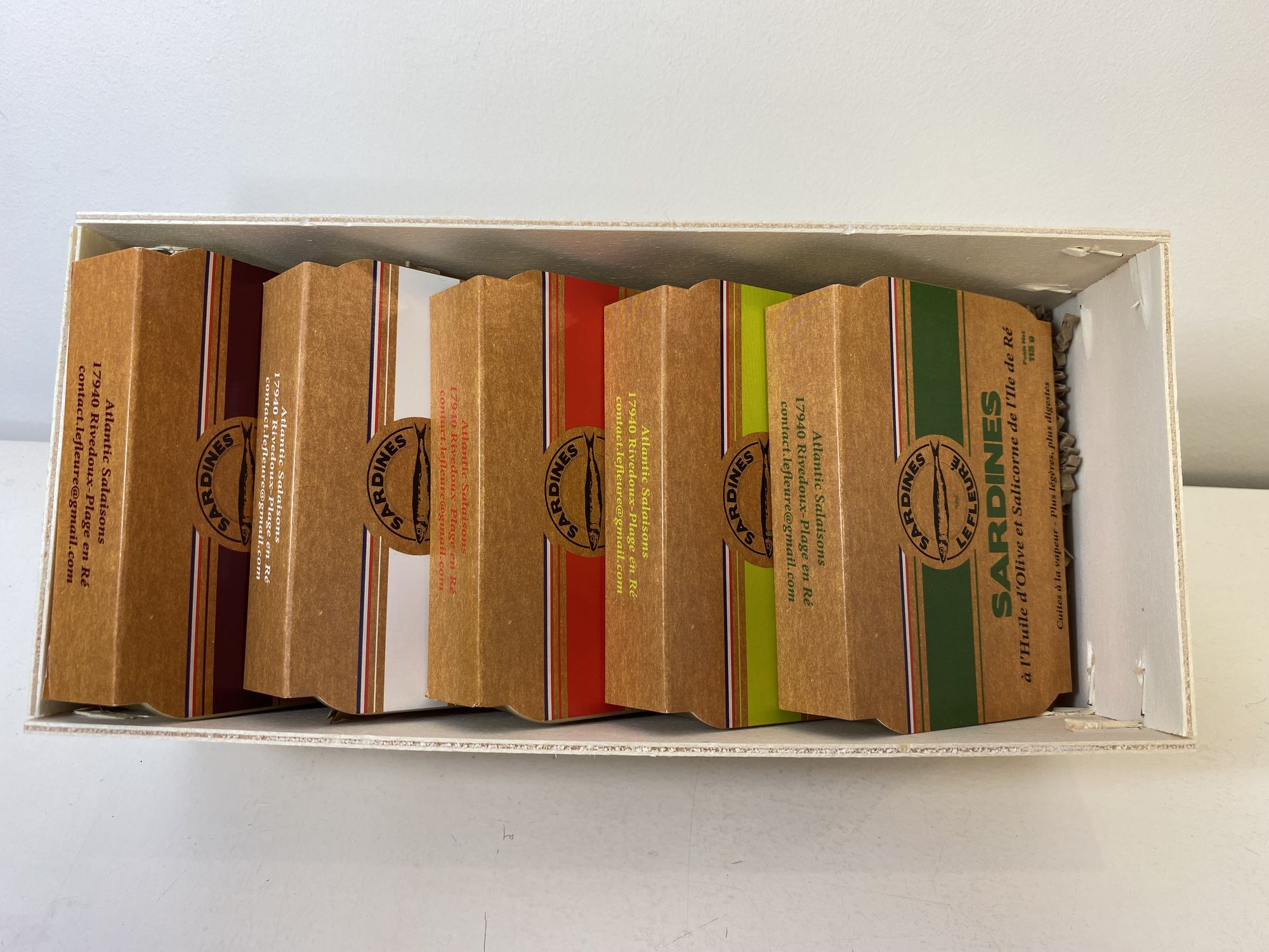 coffret 5 boites de sardines ouvert